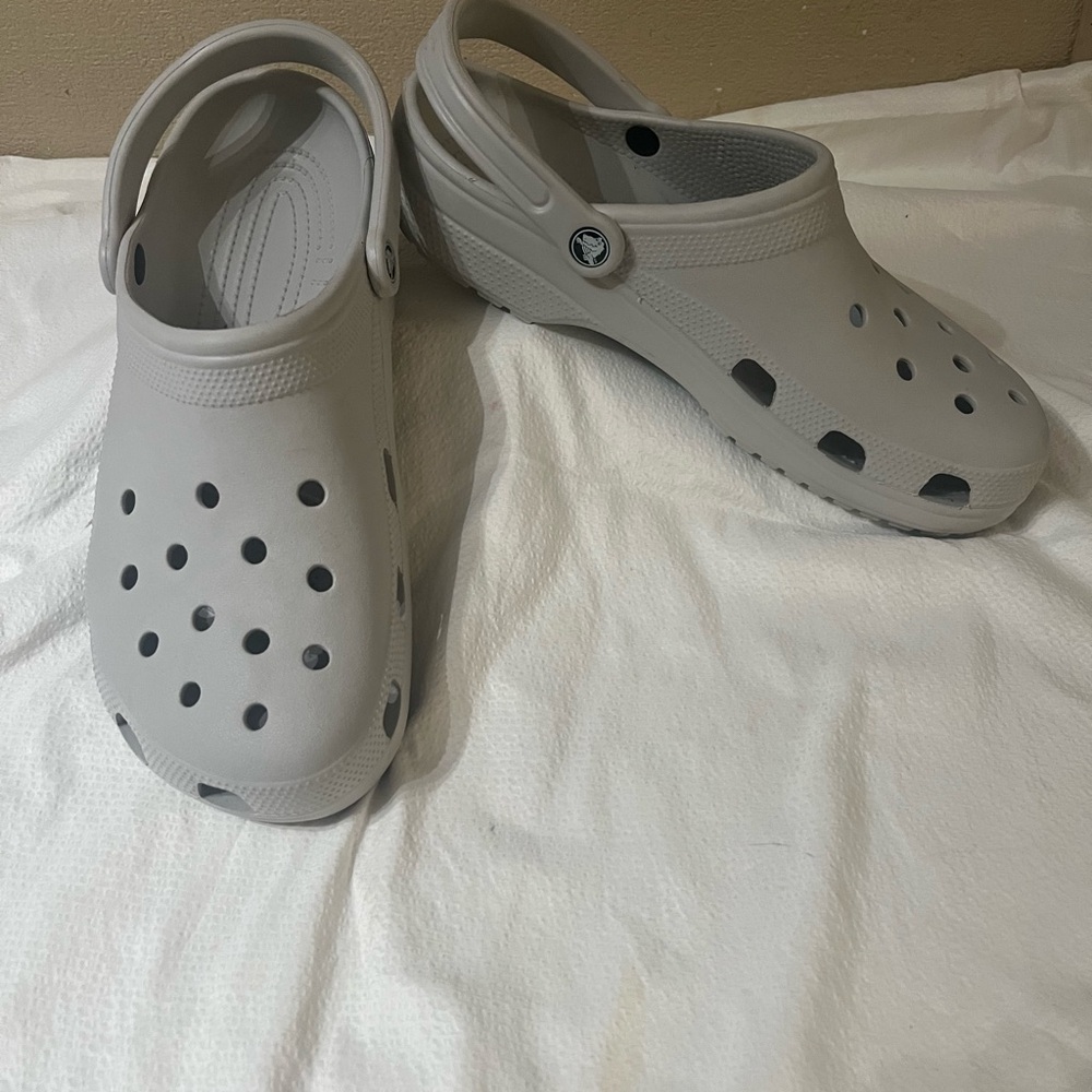 NWOT CROCS Classic Clogs - Picture 2 of 10
